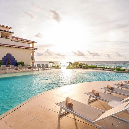 Grand Park Royal Cancun (Adults Only) Esterno foto The pool at the Iberostar Grand Hotel Bávaro