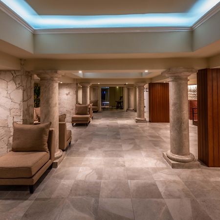 Grand Park Royal Cancun (Adults Only) Esterno foto The lobby of the hotel