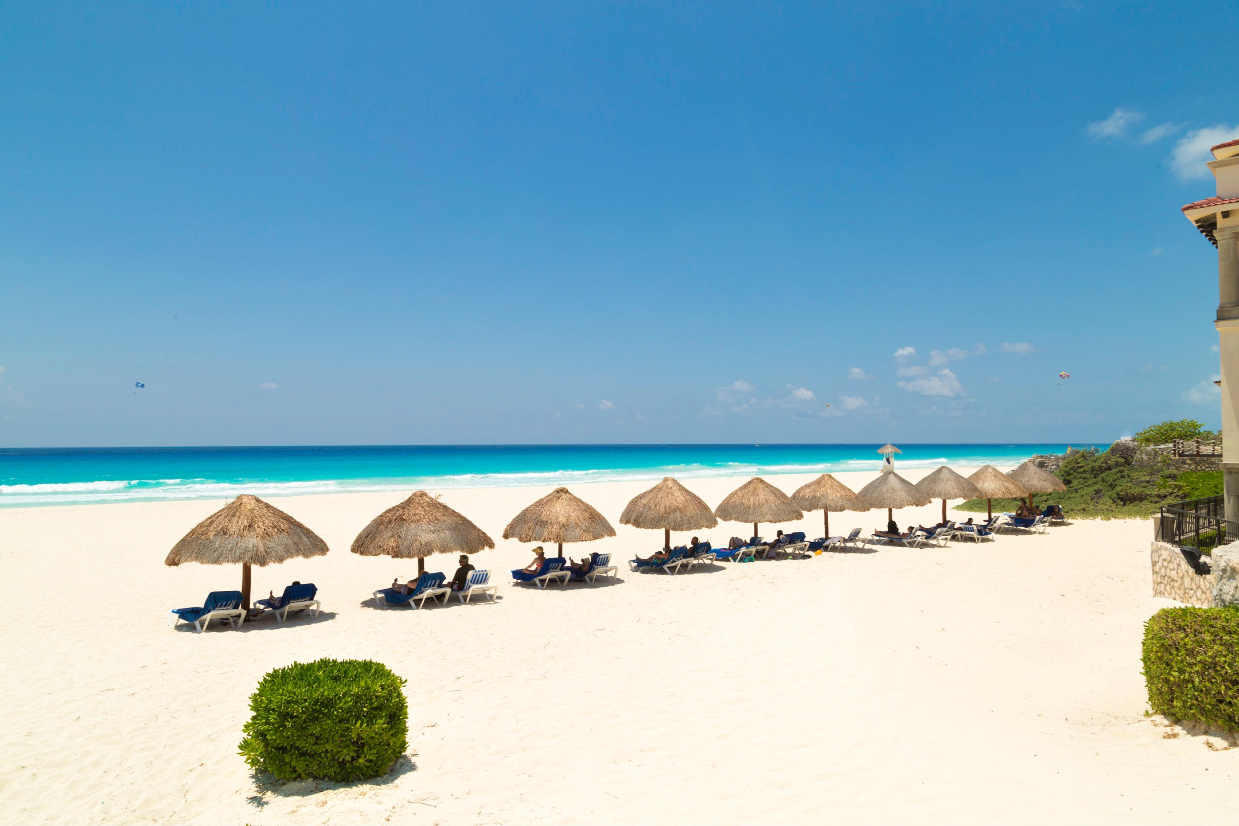 Grand Park Royal Cancun (Adults Only) Esterno foto Beach at Grand Palladium Resort & Spa