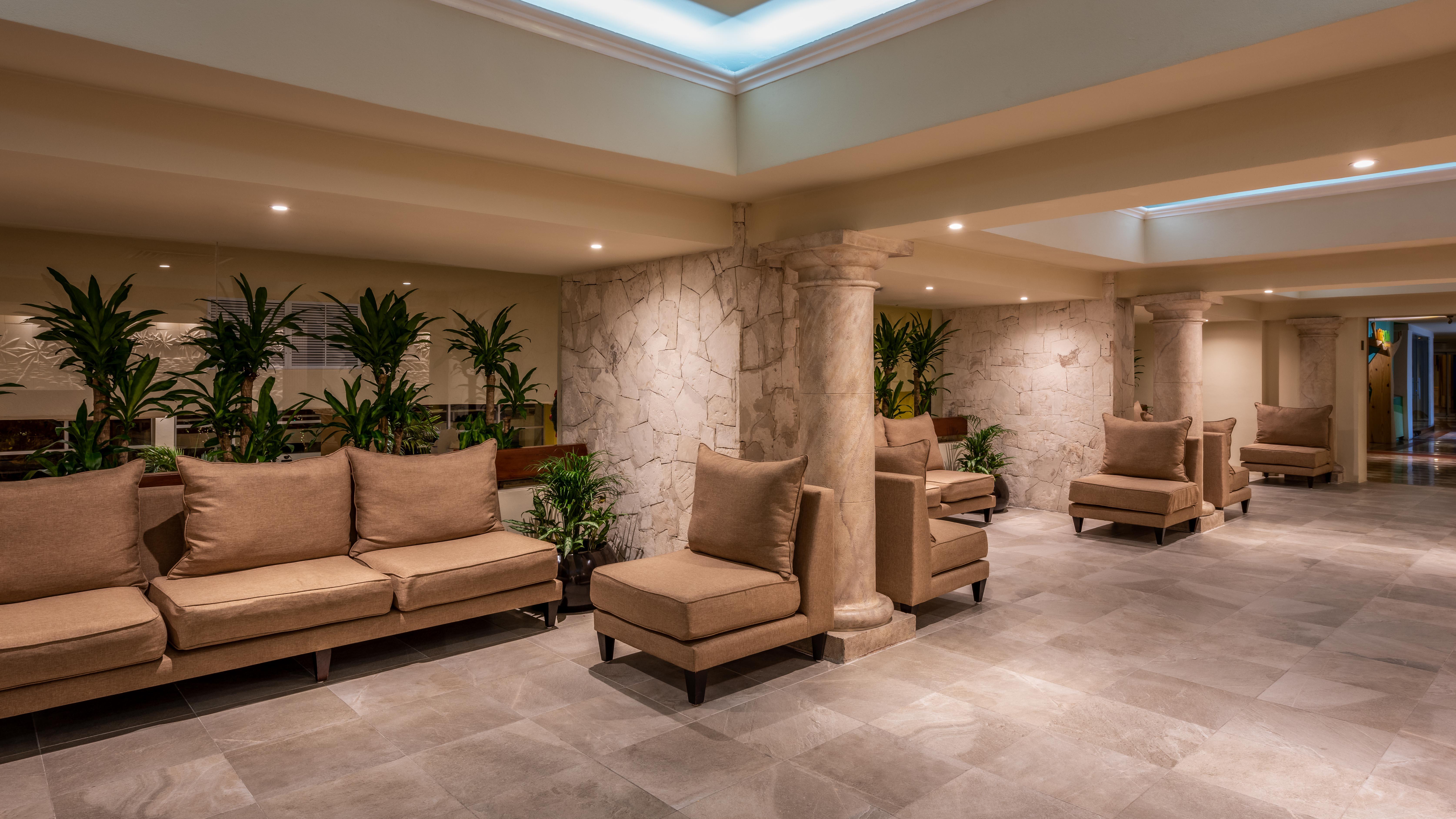 Grand Park Royal Cancun (Adults Only) Esterno foto The lobby of the hotel